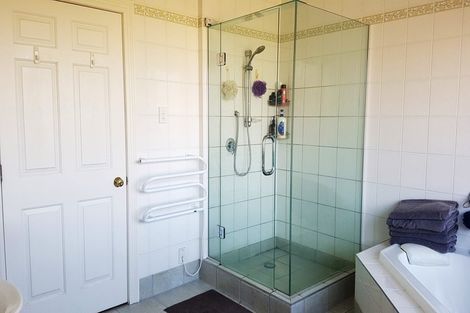 Photo of property in 2/276 East Coast Road, Milford, Auckland, 0620