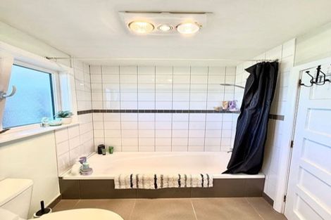 Photo of property in 52 Chaucer Street, Milton, 9220