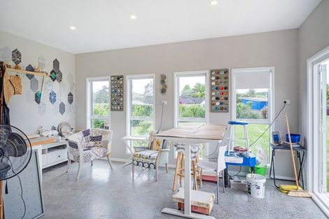 Photo of property in 10 Austin Drive, Whitianga, 3510