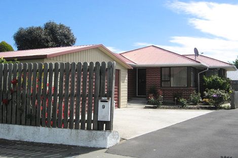 Photo of property in 9 Canberra Place, Redwood, Christchurch, 8051