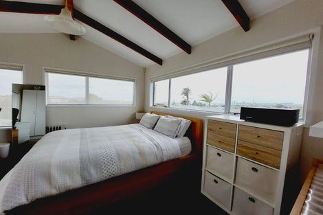 Photo of property in 32 City View Terrace, Birkenhead, Auckland, 0626