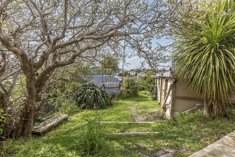 Photo of property in 81 Severn Street, Island Bay, Wellington, 6023