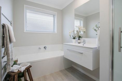 Photo of property in 23 Kahawai Place, Omokoroa, 3114