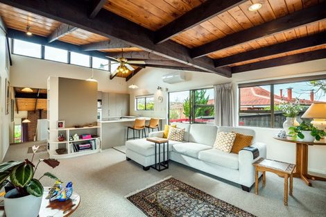 Photo of property in 3 Portsea Place, Chatswood, Auckland, 0626