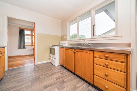 Photo of property in 35 Ranfurly Street, Hokowhitu, Palmerston North, 4410