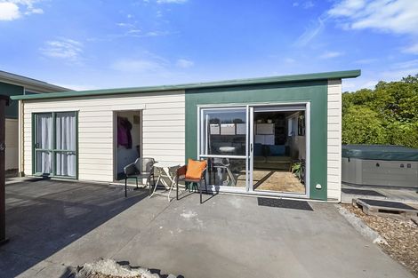 Photo of property in 4 Kelvin Place, Westown, New Plymouth, 4310