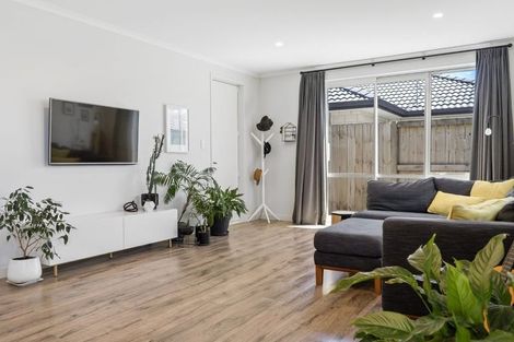 Photo of property in 33 Denny Hulme Drive, Mount Maunganui, 3116