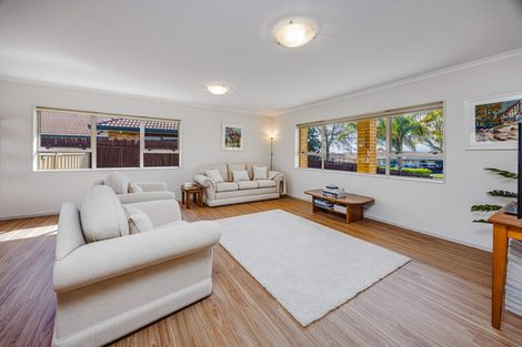 Photo of property in 58 Rushgreen Avenue, Pahurehure, Papakura, 2113