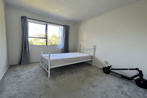 Photo of property in 31 Sunhaven Drive, Newlands, Wellington, 6037