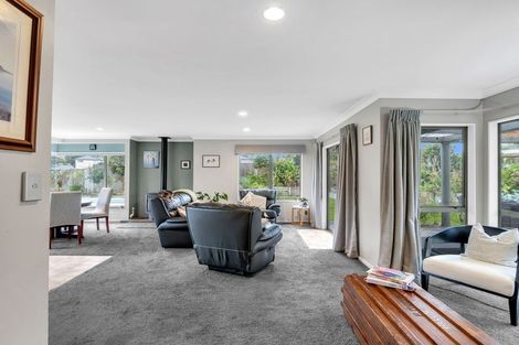 Photo of property in 6 Holdsworth Drive, Otamatea, Whanganui, 4500