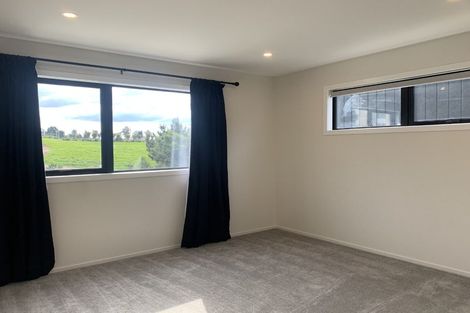 Photo of property in 28 Paina Crescent, Massey, Auckland, 0614