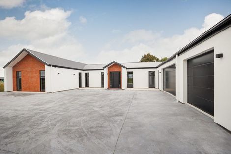 Photo of property in 11 Te Kahu Lane, Halcombe, 4779
