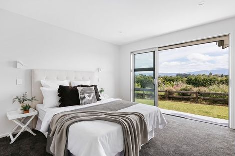 Photo of property in 14 Anglers Way, Omokoroa, 3114