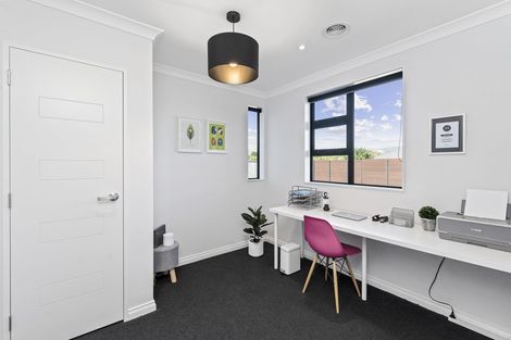 Photo of property in 11 Petrel Close, Paraparaumu Beach, Paraparaumu, 5032