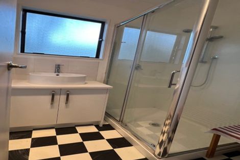 Photo of property in 3/11 Fruitvale Road, New Lynn, Auckland, 0600