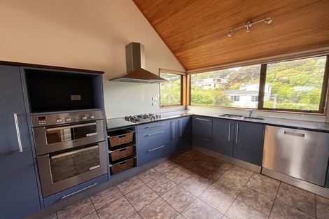 Photo of property in 16 Trevor Terrace, Paremata, Porirua, 5024