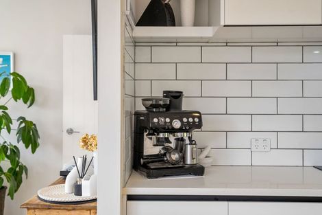 Photo of property in 2/19 Bishopgate Street, Birkdale, Auckland, 0626