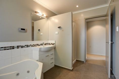 Photo of property in 19 Burns Street, Milton, 9220