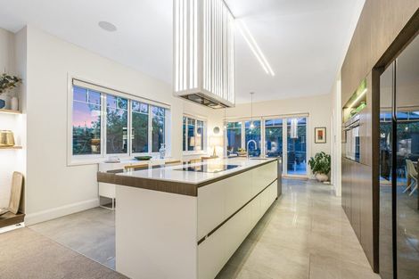 Photo of property in 15 Nikau Street, Eastbourne, Lower Hutt, 5013