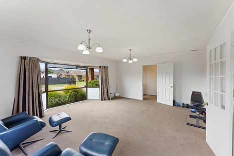 Photo of property in 5 Oakwood Grove, Paraparaumu Beach, Paraparaumu, 5032