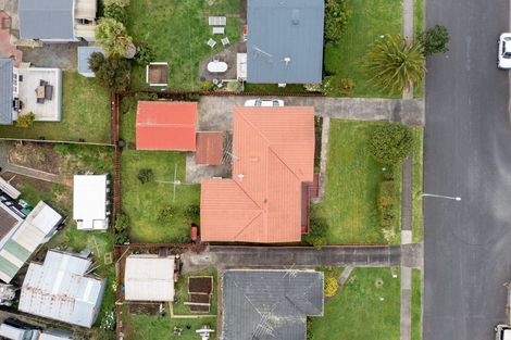 Photo of property in 70 Walworth Avenue, Pakuranga Heights, Auckland, 2010