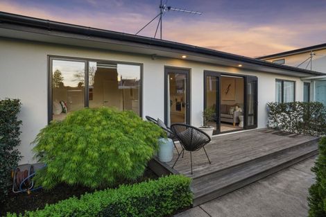 Photo of property in 3/129 Aikmans Road, Merivale, Christchurch, 8014
