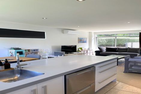 Photo of property in 33 Tiketike Way, Brooklyn, Wellington, 6021