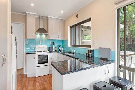 Photo of property in 19 Palmyra Way, Half Moon Bay, Auckland, 2012