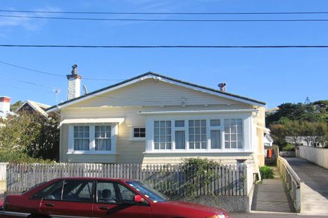 Photo of property in 42 Dr Taylor Terrace, Johnsonville, Wellington, 6037
