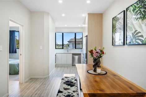 Photo of property in 21c Cherry Tree Place, Massey, Auckland, 0614