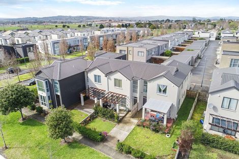 Photo of property in 33 Popokatea Drive, Takanini, 2112