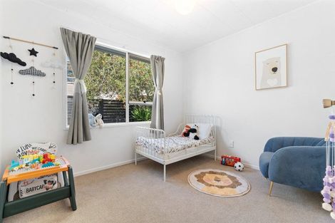 Photo of property in 2/1 Cantina Avenue, Bayview, Auckland, 0629