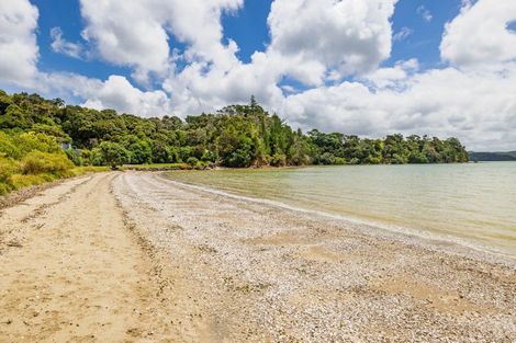 Photo of property in 73 Pipiroa Road, Ngatea, 3503