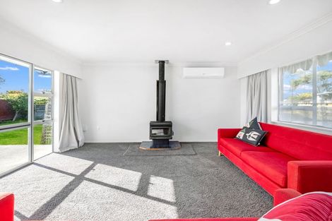 Photo of property in 10 Hollows Crescent, Takaro, Palmerston North, 4412