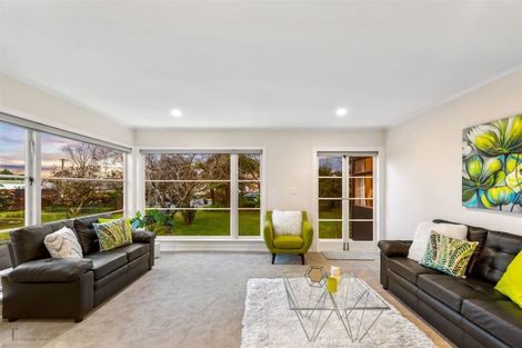 Photo of property in 11 Ranui Station Road, Ranui, Auckland, 0612