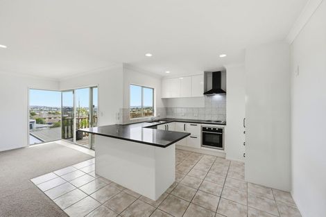Photo of property in 17a Cherry Tree Place, Massey, Auckland, 0614