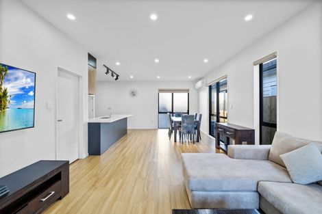 Photo of property in 42 Holcroft Street, Papakura, 2110