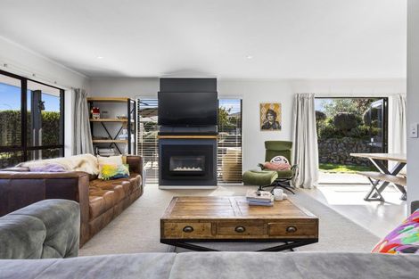 Photo of property in 83 Harvey Street, Waipahihi, Taupo, 3330