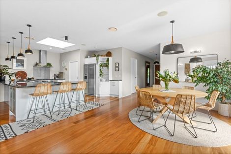 Photo of property in 18a Cambridge Terrace, Taradale, Napier, 4112