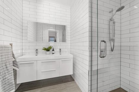 Photo of property in 35 Cresswell Place, Johnsonville, Wellington, 6037