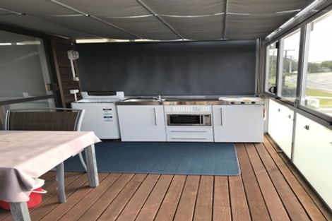 Photo of property in 197 Vipond Road, Stanmore Bay, Whangaparaoa, 0932