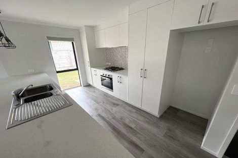 Photo of property in 4 Mooring Close, Whitby, Porirua, 5024