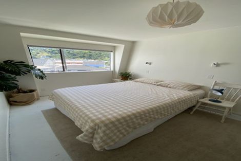 Photo of property in 100f3 Lyall Parade, Lyall Bay, Wellington, 6022