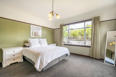 Photo of property in 6 Chatsworth Road, Silverstream, Upper Hutt, 5019