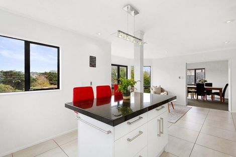 Photo of property in 6 Saunders Close, Whitby, Porirua, 5024