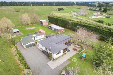 Photo of property in 2139 State Highway 3, Sanson, Palmerston North, 4479