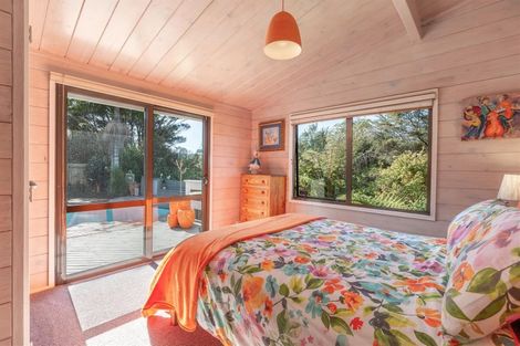 Photo of property in 14 Highwood Grove, Torbay, Auckland, 0630