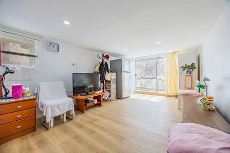 Photo of property in 21 View Road, Glenfield, Auckland, 0627