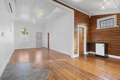 Photo of property in 165 Lemon Street, Strandon, New Plymouth, 4312