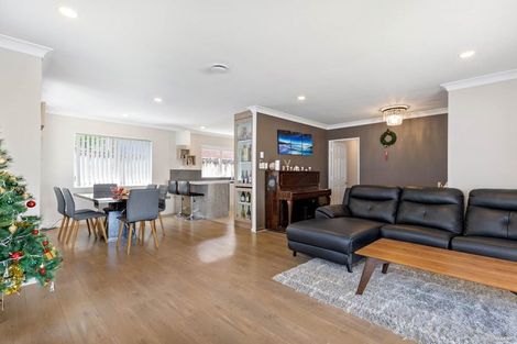 Photo of property in 4 Mckittrick Avenue, Flat Bush, Auckland, 2019